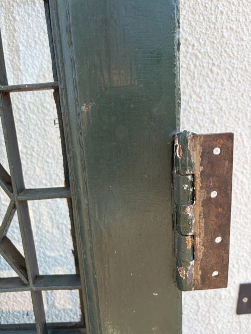 PAIR OF EARLY 20TH CENTURY PINE ARCHED TOP FRENCH DOORS - ADDITIONAL PHOTO 1