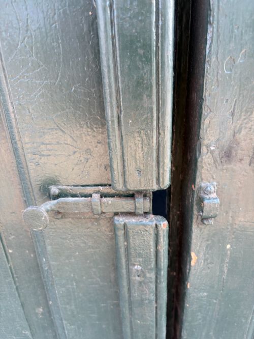 PAIR OF EARLY 20TH CENTURY PINE ARCHED TOP FRENCH DOORS - ADDITIONAL PHOTO 7
