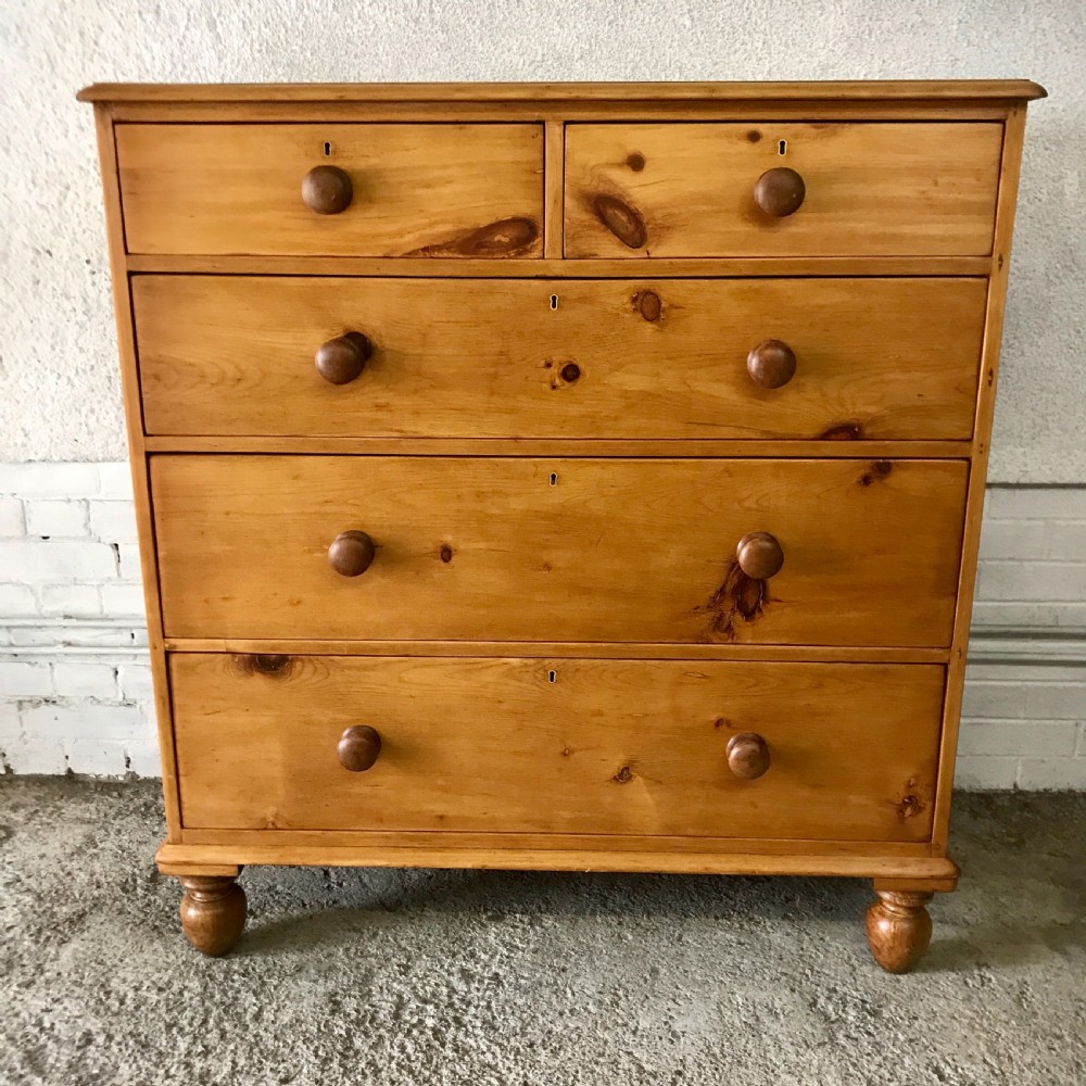 Victorian Pine Chest of Drawers. 