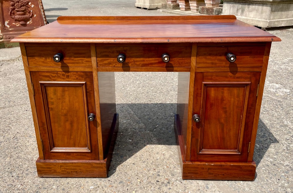 Late Victorian Mahogany Knee-Hole Desk