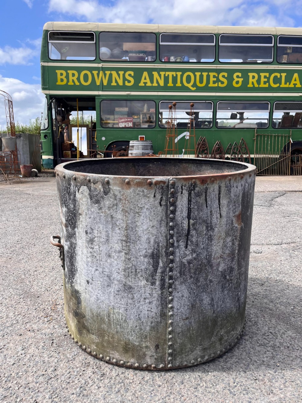 Large Galvanised Rivetted Tub 