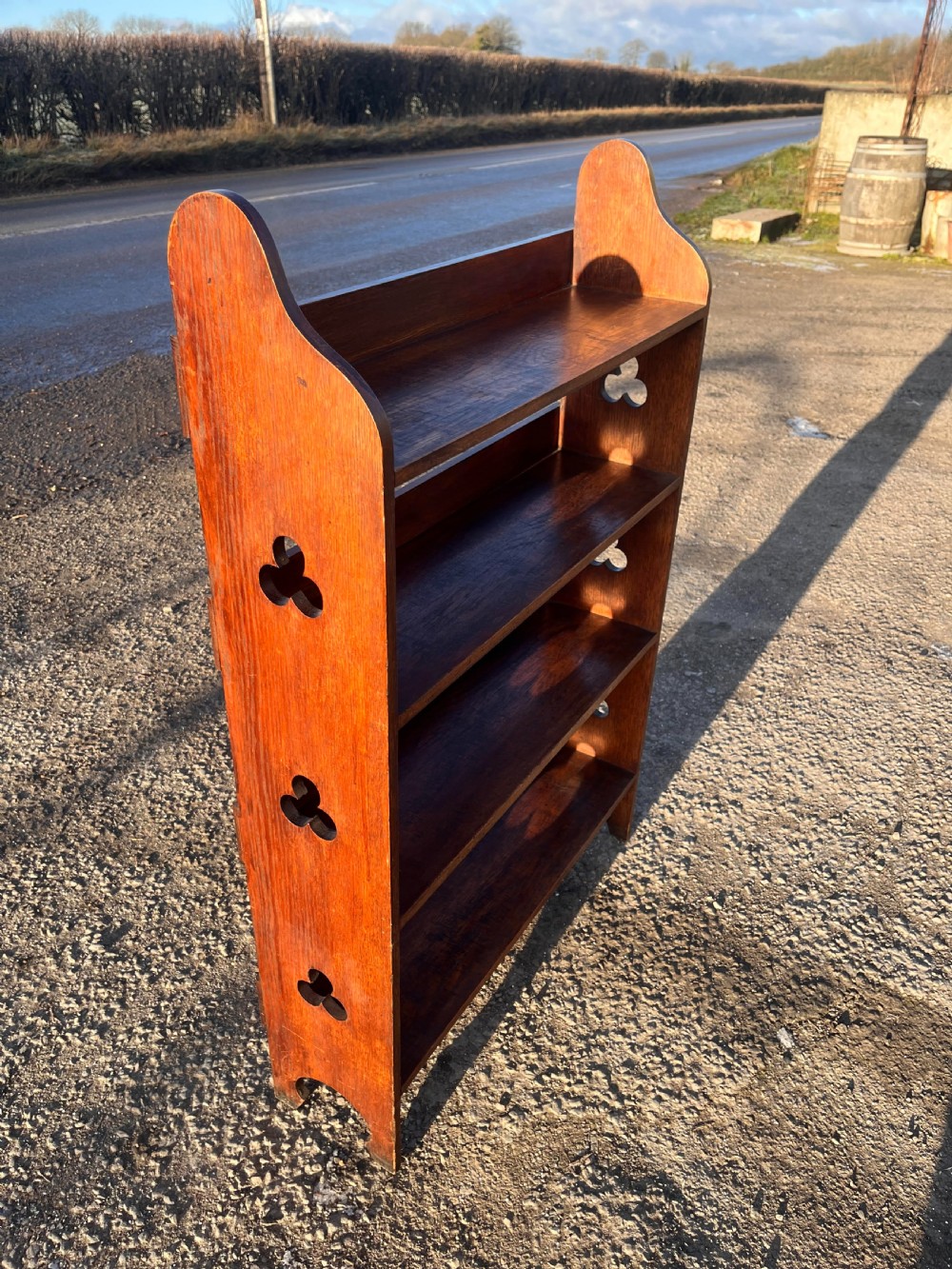 Victorian (1900) Oak Open Bookcase, Sides Decorated with Pierced Trefoils