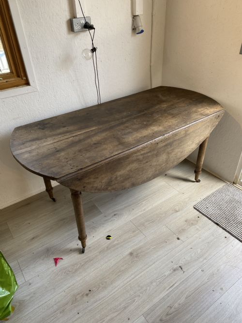 provincial french walnut table mid 19th century - CATEGORY: ANTIQUE TABLES - DATED 1860