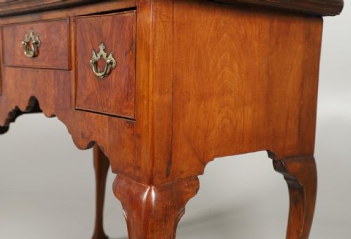 18TH CENTURY GEORGE II WALNUT LOWBOY C174060 - ADDITIONAL PHOTO 3