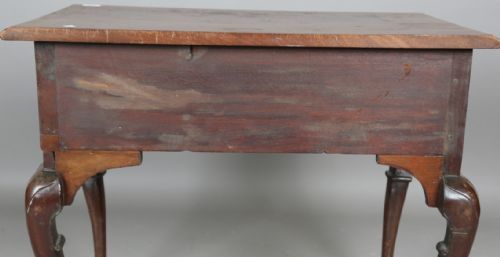 A MID 18TH CENTURY RED WALNUT LOWBOY C17501770 - ADDITIONAL PHOTO 3