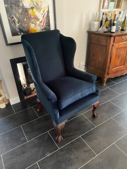 A SUPERB ENGLISH GEORGE III WALNUT WINGBACK ARMCHAIR - ADDITIONAL PHOTO 6