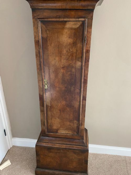 A GEORGE II WALNUT LONGCASE CLOCK WITH EIGHTDAY MOVEMENT BY JOHN STOKES OF BEWDLEY LONG CASE - ADDITIONAL PHOTO 4