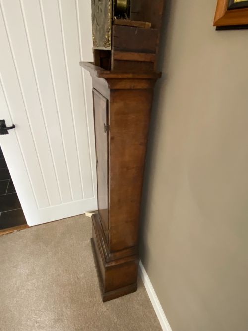 A GEORGE II WALNUT LONGCASE CLOCK WITH EIGHTDAY MOVEMENT BY JOHN STOKES OF BEWDLEY LONG CASE - ADDITIONAL PHOTO 7