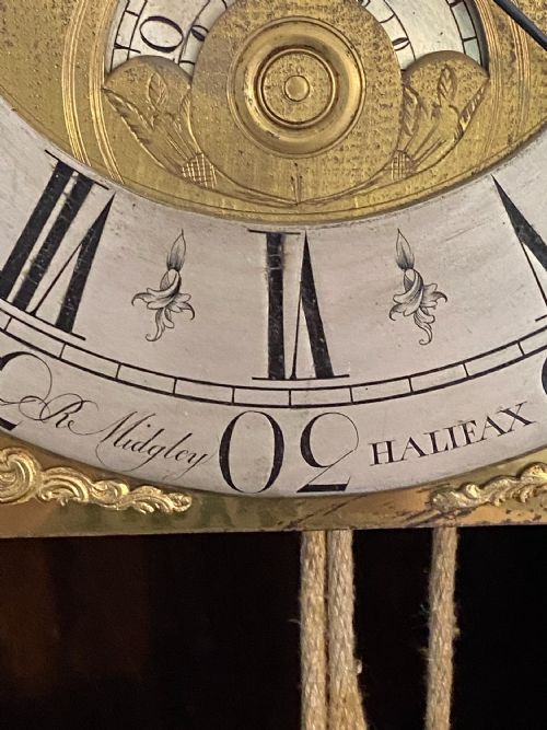 AN 18TH CENTURY OAK THIRTYHOUR MOON PHASE LONGCASE CLOCK BY RICHARD MIDGLEY - ADDITIONAL PHOTO 4