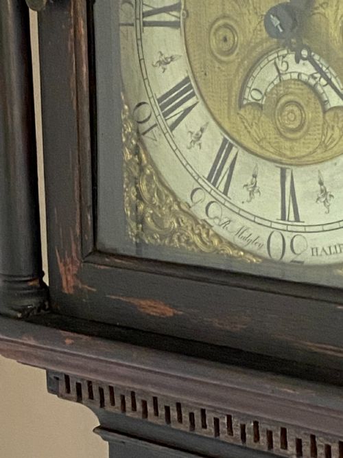 AN 18TH CENTURY OAK THIRTYHOUR MOON PHASE LONGCASE CLOCK BY RICHARD MIDGLEY - ADDITIONAL PHOTO 9
