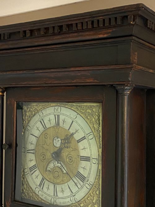 AN 18TH CENTURY OAK THIRTYHOUR MOON PHASE LONGCASE CLOCK BY RICHARD MIDGLEY - ADDITIONAL PHOTO 10