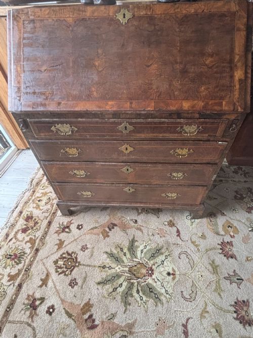 GEORGE I WALNUT AND FEATHER BANDED BUREAU - ADDITIONAL PHOTO 1