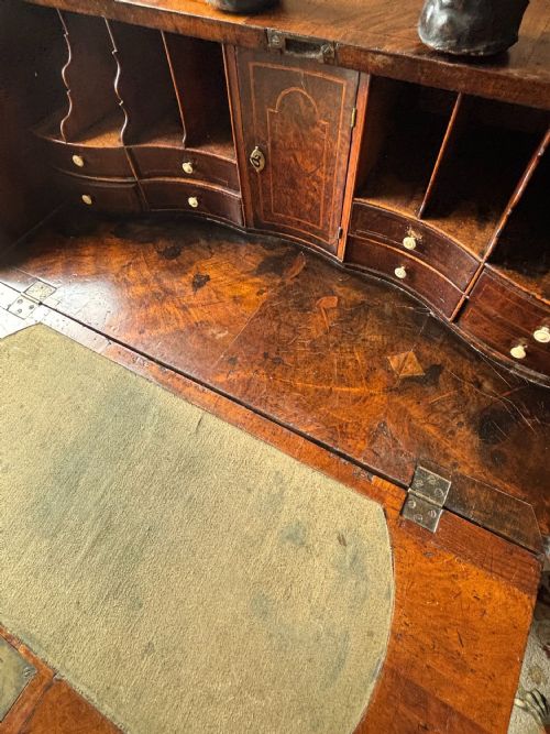 GEORGE I WALNUT AND FEATHER BANDED BUREAU - ADDITIONAL PHOTO 3