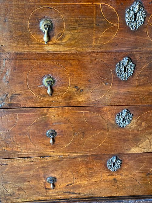 FINE PERIOD WILLIAM MARY INLAID WALNUT CHEST OF DRAWERS CIRCA 1690 - ADDITIONAL PHOTO 1