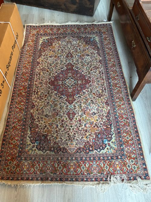 A PERSIAN KASHAN RUG PART SILK - ADDITIONAL PHOTO 1