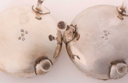 TOP QUALITY PAIR OF BATEMAN GEORGE III SILVER CAULDRON SALT CELLARS 1802 - ADDITIONAL PHOTO 1