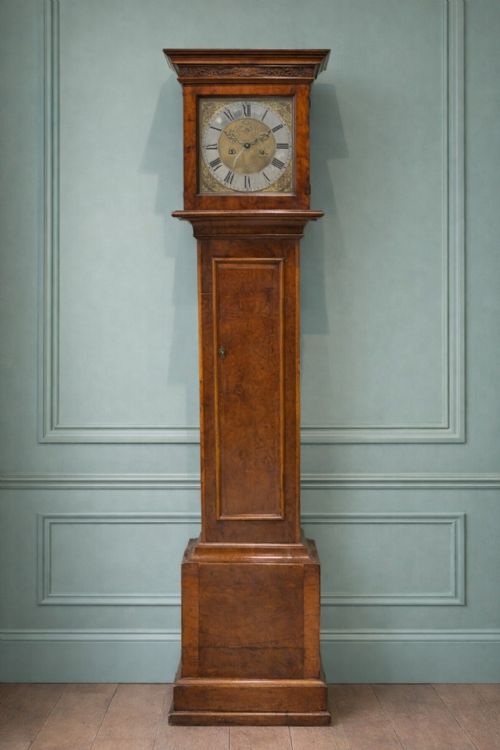 A VERY FINE QUALITY WILLIAM MARY BURR ELM AND WALNUT LONGCASE CLOCK BY JOSEPH SAER OF LONDON LONG CASE