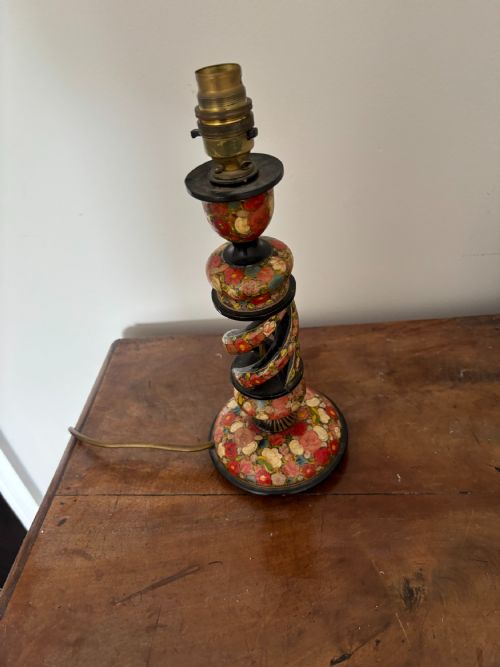HAND PAINTED KASHMIRI TABLE LAMP - ADDITIONAL PHOTO 2