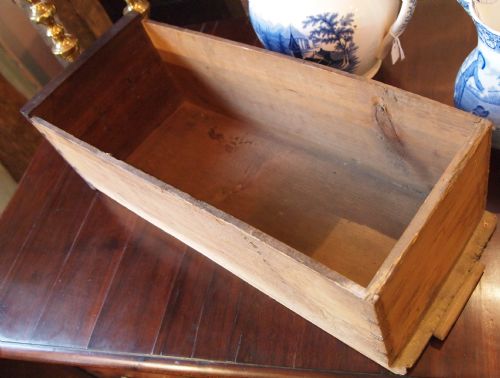 18TH C AMERICAN LOWBOY CIRCA 1750 - ADDITIONAL PHOTO 4