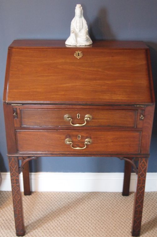 Small Georgian Writing Bureau