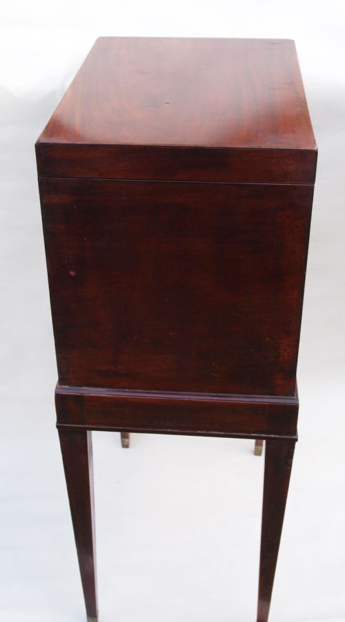 GEORGE III MAHOGANY WINE CELLARETTE - ADDITIONAL PHOTO 3