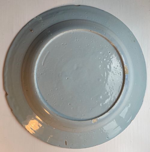 AN 18TH CENTURY DELFT PLATE - ADDITIONAL PHOTO 1
