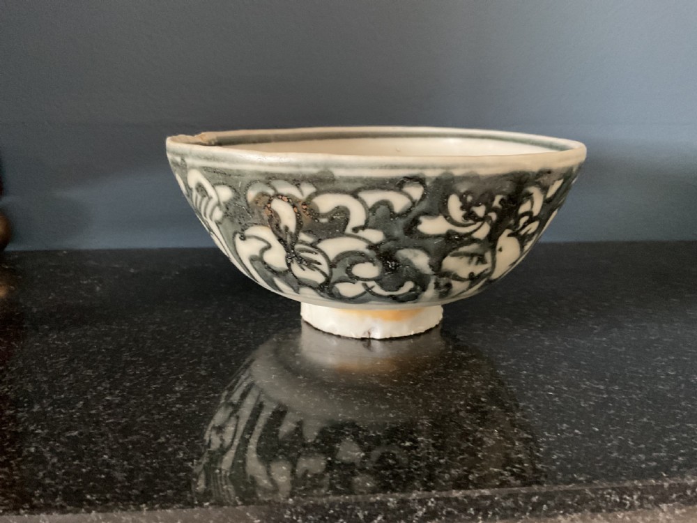 Rare Black Decorated Ming Cargo Bowl circa 1645