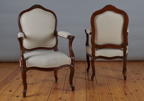 PAIR OF FRENCH LOUIS XV STYLE WALNUT ARMCHAIRS - ADDITIONAL PHOTO 3