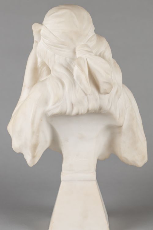 A LARGE FRENCH CARVED ALABASTER SCULPTURE OF A FEMALE PLAYING A LYRE TITLED MIGNON SIGNED RLUSILI - ADDITIONAL PHOTO 8