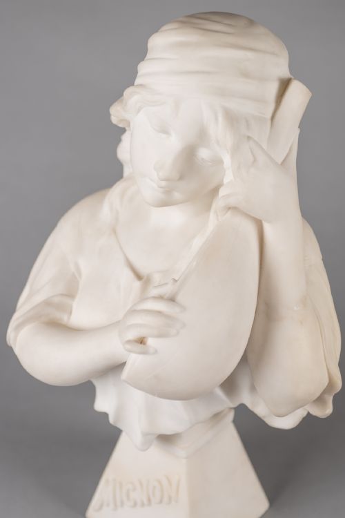 A LARGE FRENCH CARVED ALABASTER SCULPTURE OF A FEMALE PLAYING A LYRE TITLED MIGNON SIGNED RLUSILI - ADDITIONAL PHOTO 9