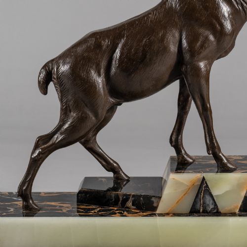 LARGE FRENCH ART DECO SCULPTURE OF A SPELTER STAG SET ON A MARBLE AND ONYX BASE - ADDITIONAL PHOTO 2