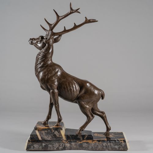 LARGE FRENCH ART DECO SCULPTURE OF A SPELTER STAG SET ON A MARBLE AND ONYX BASE - ADDITIONAL PHOTO 7