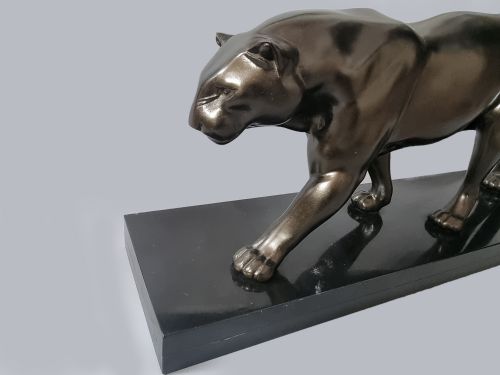 LARGE FRENCH ART DECO SCULPTURE OF A SPELTER PANTHER SET ON A BLACK MARBLE BASE - ADDITIONAL PHOTO 1