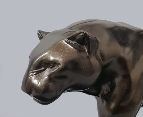 LARGE FRENCH ART DECO SCULPTURE OF A SPELTER PANTHER SET ON A BLACK MARBLE BASE - ADDITIONAL PHOTO 4