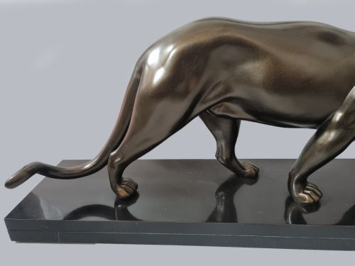 LARGE FRENCH ART DECO SCULPTURE OF A SPELTER PANTHER SET ON A BLACK MARBLE BASE - ADDITIONAL PHOTO 10