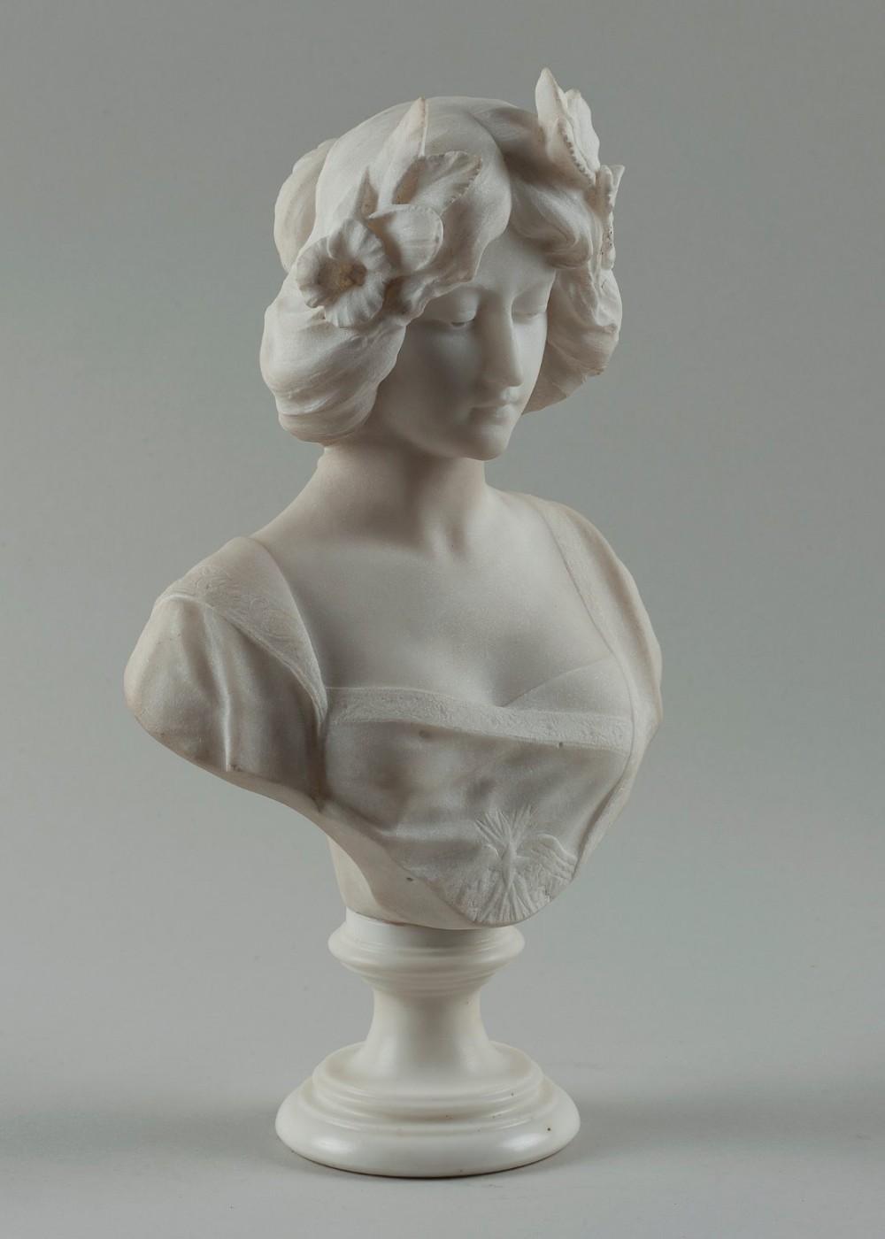 Stunning French carved marble sculpture of a female