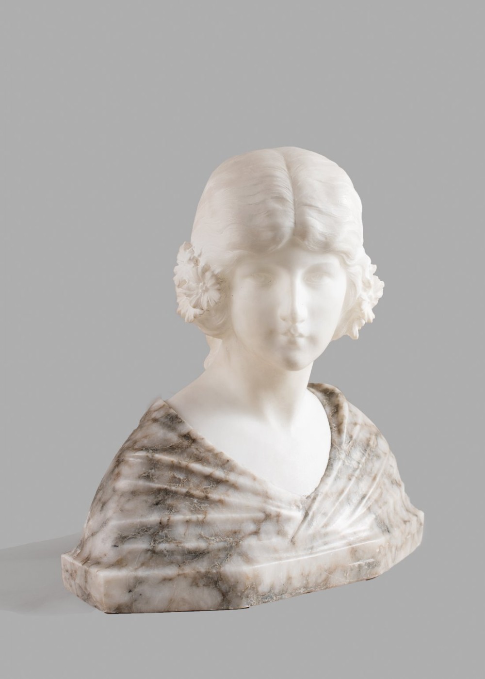 Beautifully carved Italian two tone alabaster sculpture, signed Pugi