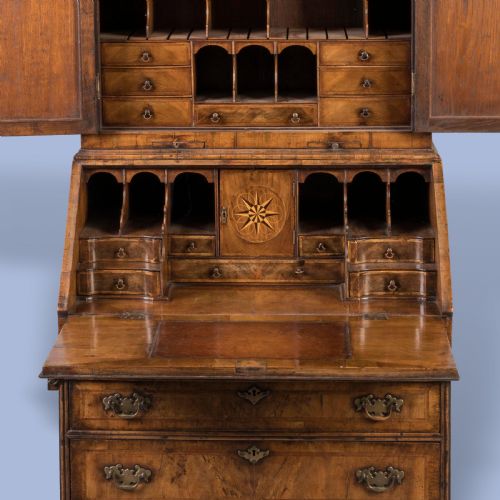 WALNUT BUREAU CABINET IN THE EARLY GEORGIAN MANNER - ADDITIONAL PHOTO 3