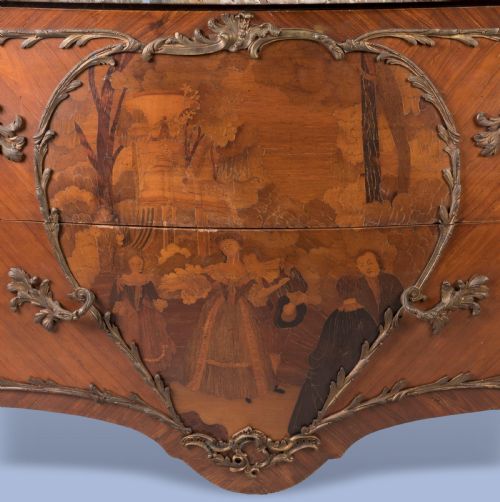 A FRENCH MARQUETRY COMMODE IN THE LOUIS XV MANNER - ADDITIONAL PHOTO 2