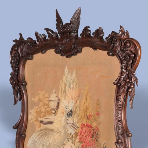A FIRE SCREEN IN THE VICTORIAN ROCOCO TASTE - ADDITIONAL PHOTO 5