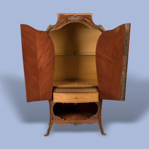 A LATE 19TH CENTURY ORMOLUMOUNTED BOMB CABINET - ADDITIONAL PHOTO 2