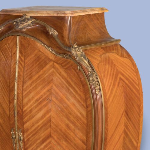 A LATE 19TH CENTURY ORMOLUMOUNTED BOMB CABINET - ADDITIONAL PHOTO 3