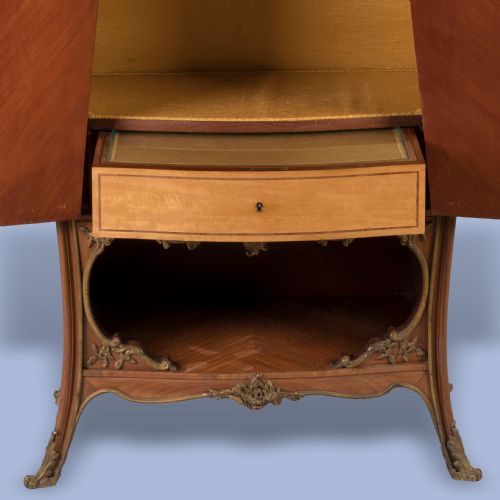 A LATE 19TH CENTURY ORMOLUMOUNTED BOMB CABINET - ADDITIONAL PHOTO 4