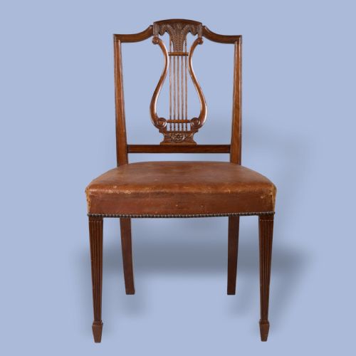A SET OF TEN CARVED DINING CHAIRS IN THE NEOCLASSICAL MANNER - ADDITIONAL PHOTO 4