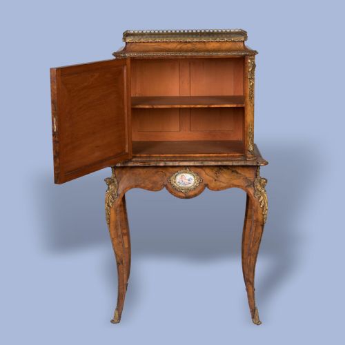 AN ENGLISH PORCELAIN MOUNTED WALNUT CABINET IN THE LOUIS XV MANNER - ADDITIONAL PHOTO 2