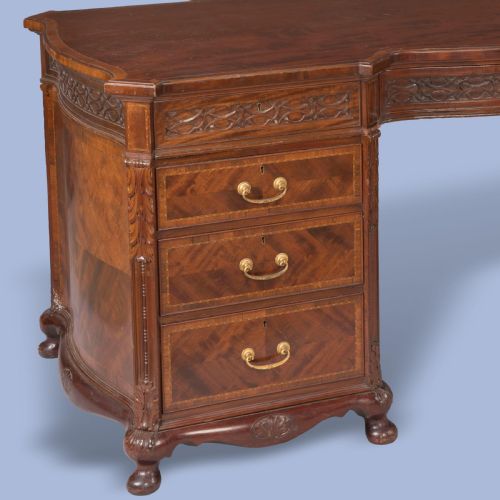 A MAHOGANY SERPENTINE FRONTED DESK - ADDITIONAL PHOTO 3