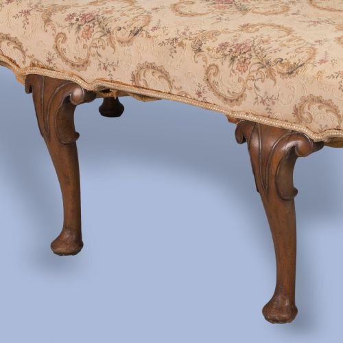 A WALNUT DAYBED IN THE GEORGIAN MANNER - ADDITIONAL PHOTO 2