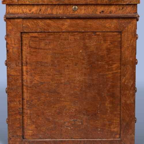 A LATE GEORGIAN BURR ELM DAVENPORT DESK - ADDITIONAL PHOTO 3