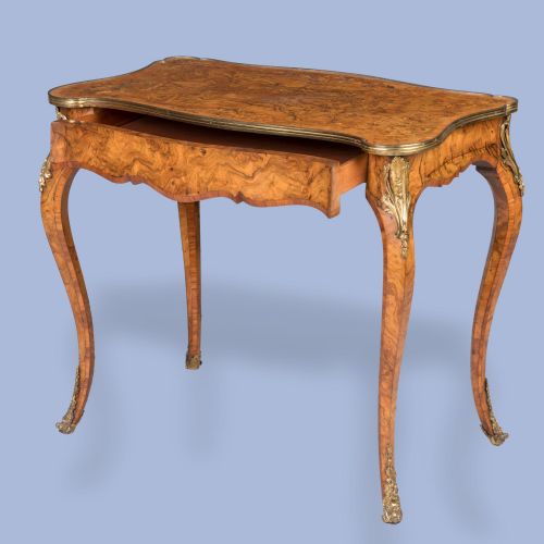 A MARQUETRY AND BURR WALNUT SIDE TABLE IN THE LOUIS XV STYLE BY GILLOWS - ADDITIONAL PHOTO 4