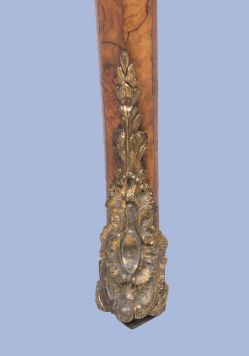 A MARQUETRY AND BURR WALNUT SIDE TABLE IN THE LOUIS XV STYLE BY GILLOWS - ADDITIONAL PHOTO 5